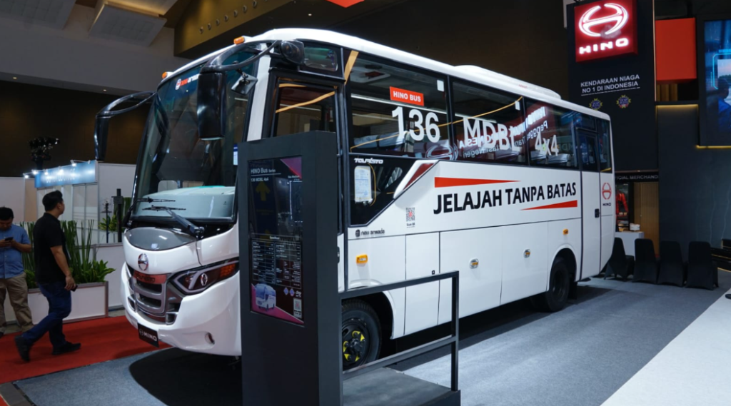 Hino Bus 136 MDBL 4x4 (Doc. PT HMSI).