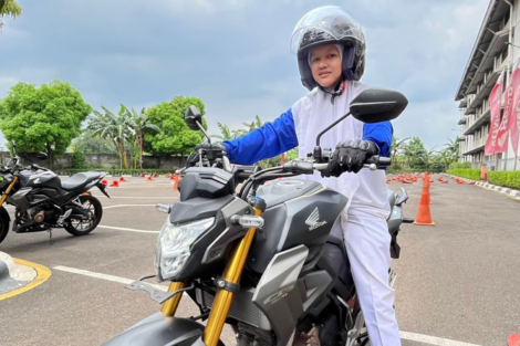 Safety Riding Wanita