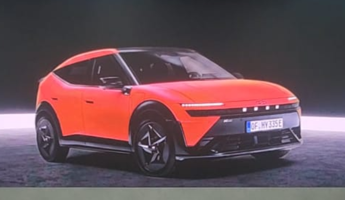 hyundai oiniq 3