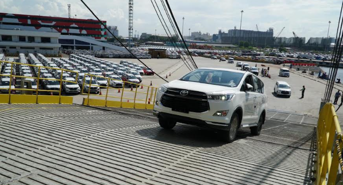 ekspor toyota
