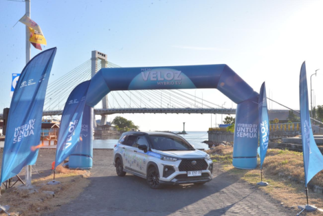 Toyota Veloz Hybrid EV Lintas Nusa 2.0