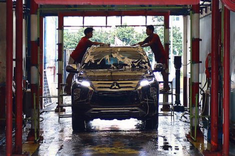 mencuci mobil